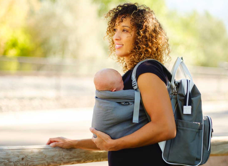 5 Reasons You Need to Get Yourself Diaper Bags When Going for a Walk